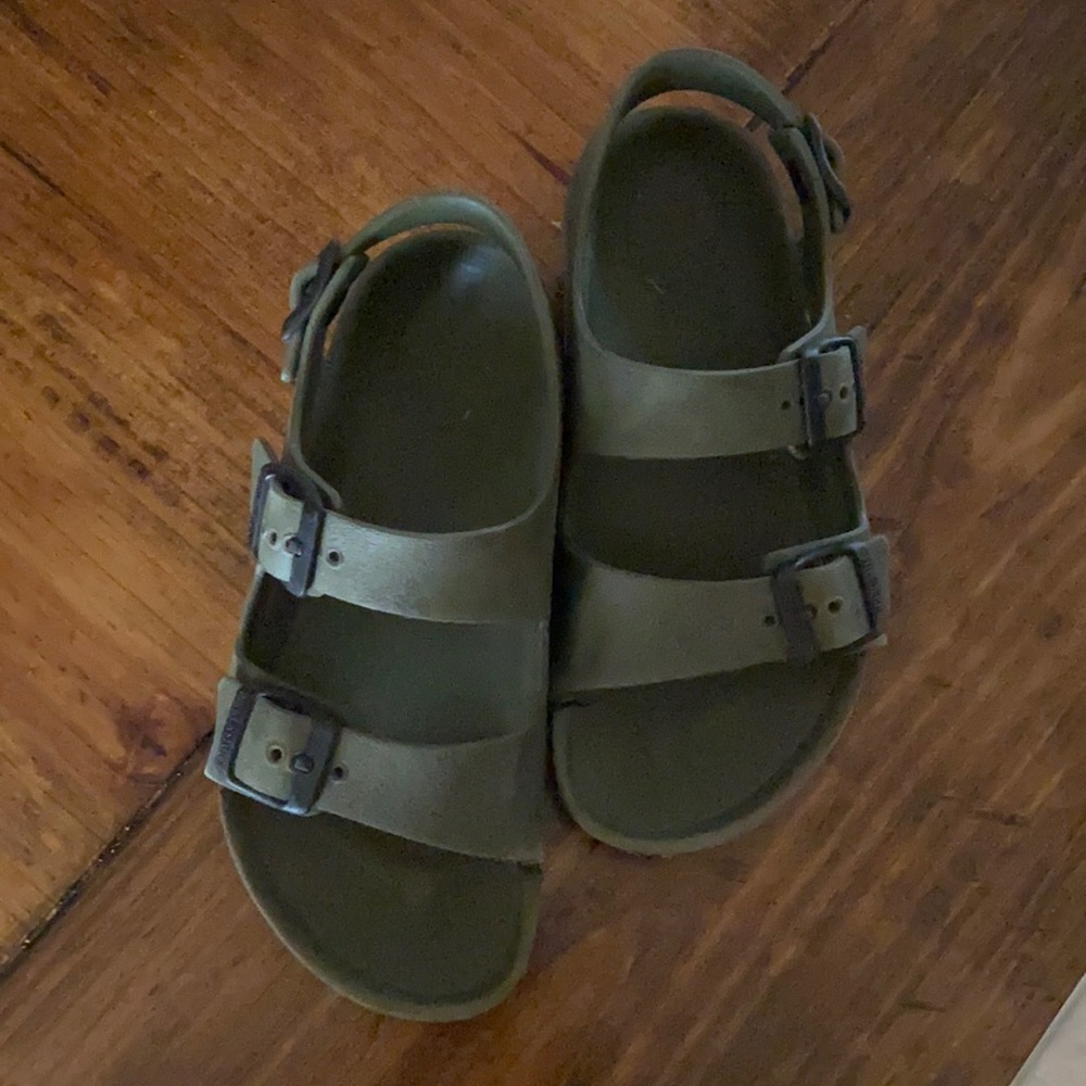 Kids Birkenstock khaki color size 32